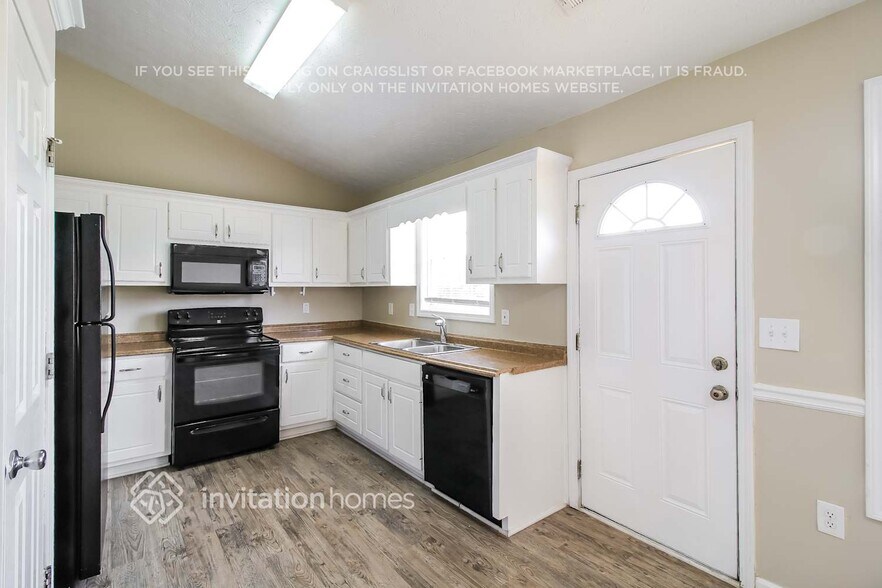 Building Photo - 295 Claremont Dr