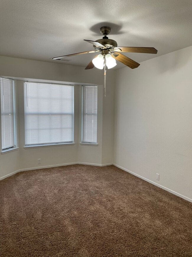 Building Photo - Charming 4-Bedroom, 2-Bathroom Home – Your Perfect Summer Move-In!