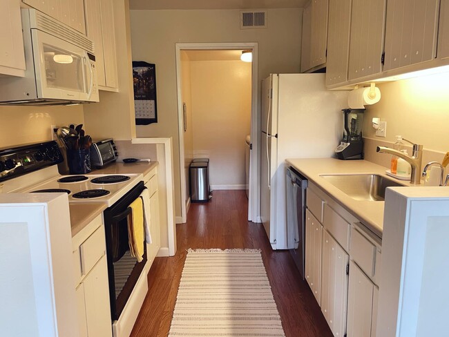 Building Photo - 3349 Brittan Ave