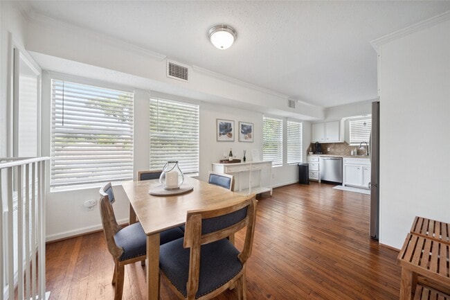 Building Photo - 1105 Tulane St