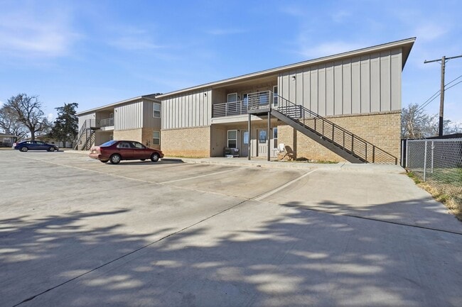 Building Photo - Brand New Near Downtown Cache – 15 Min to Fort Sill. 50% off First Full Month's Rent