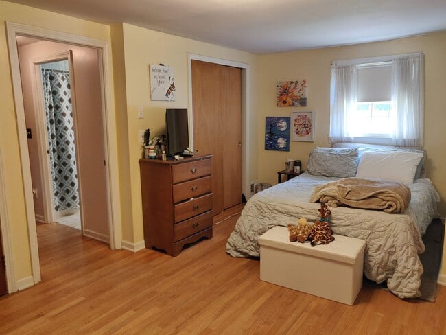 Building Photo - 4-Bedroom Home for Rent in the Heart of Sixteen Acres