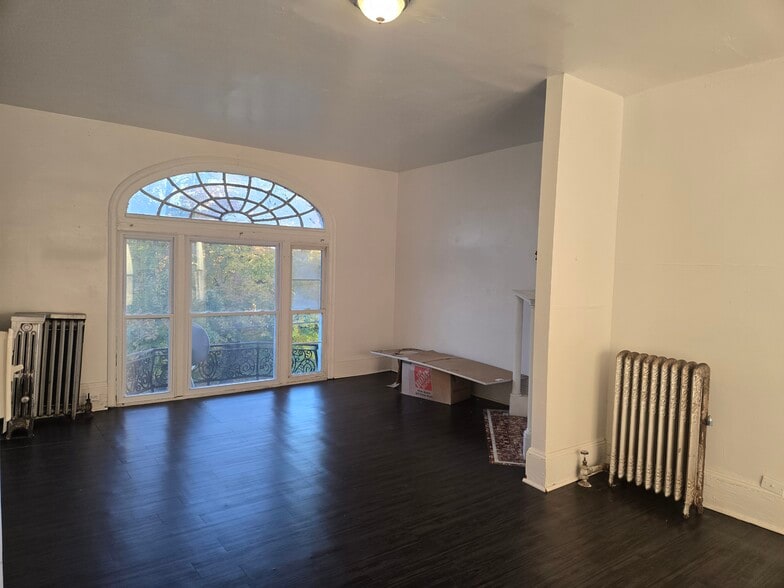 Building Photo - 8115 Wade Park Ave