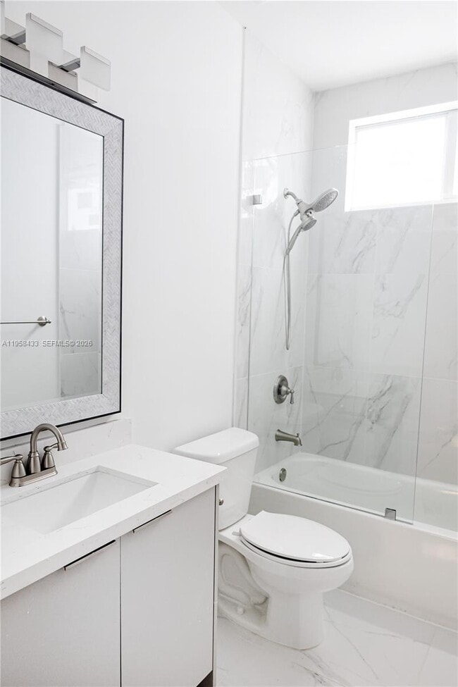 Building Photo - 1221 NW 45th St