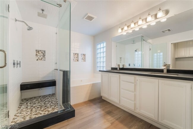 Building Photo - 186 Regal Sunset Ave