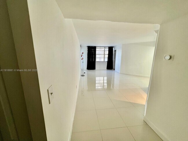 Building Photo - 2750 NE 183rd St