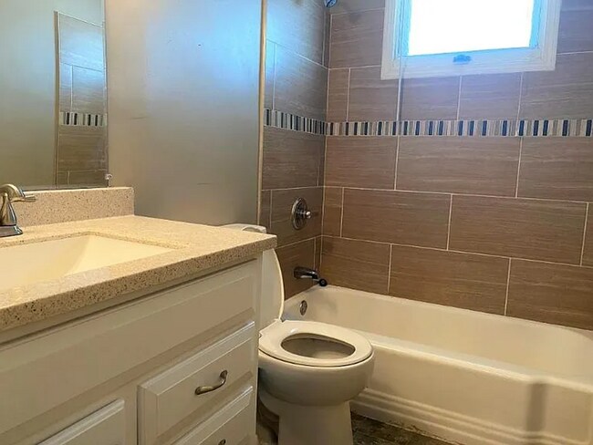 Building Photo - 5607 N 68th St