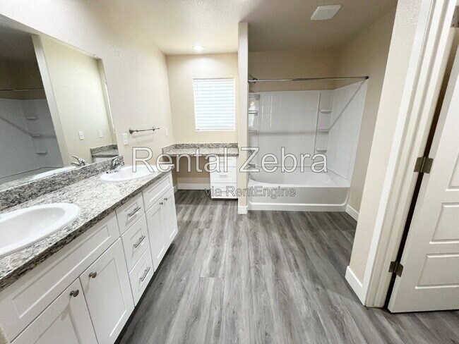 Building Photo - 1310 Playa Del Rey Dr
