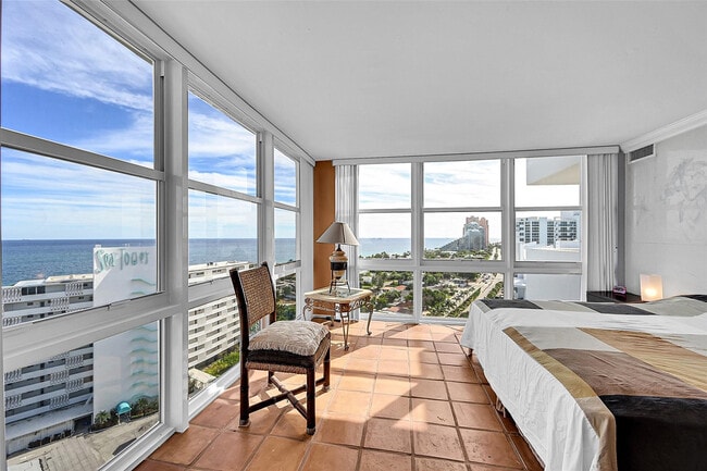 Building Photo - 2841 N Ocean Blvd