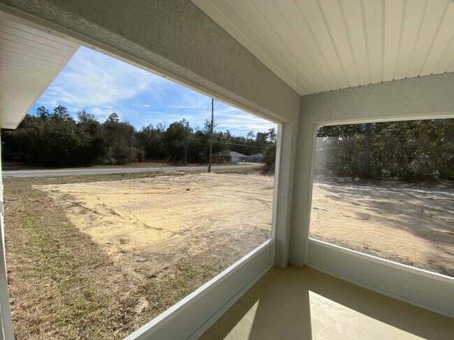 Building Photo - Custom Home - Desirable SW Ocala Neighborhood 3/2/2 **WON'T LAST**