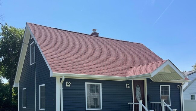 Primary Photo - 118 Madison St