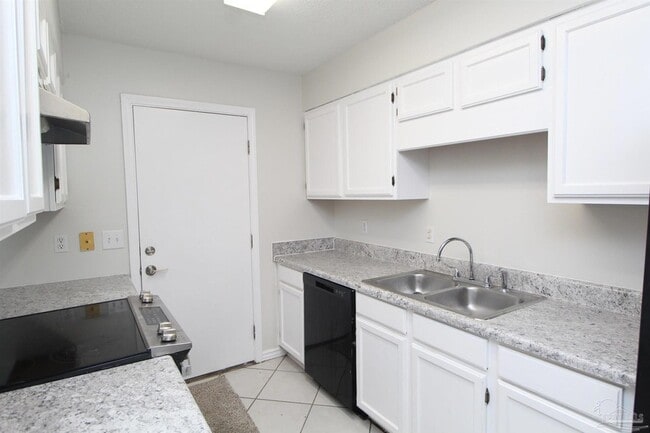 Building Photo - 408 Peppertree Terrace