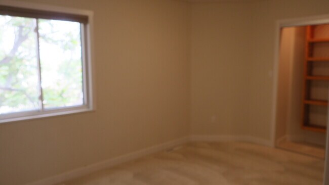 Building Photo - 2979 Shady Holw E