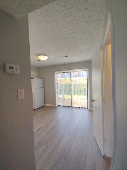 Building Photo - 33 Fonda Dr