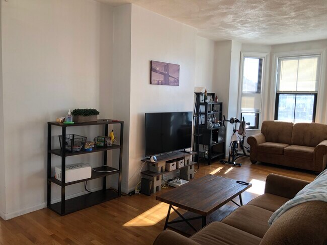 Primary Photo - 23 Cortes St