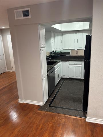 Building Photo - 3314 Douglas Ave