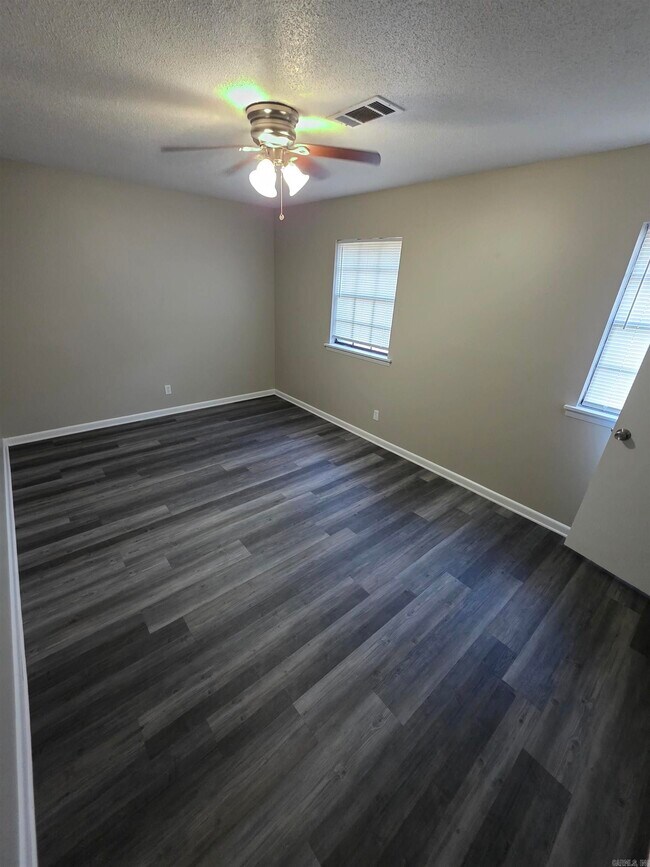 Building Photo - 17 Laramie Cove
