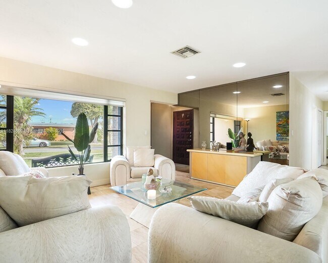 Building Photo - 9460 SW 53rd St
