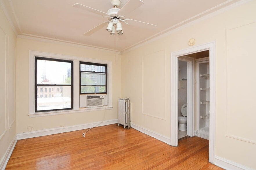 Building Photo - 1169 N Dearborn St