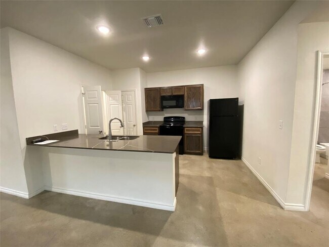 Building Photo - 2320 Duntov Dr