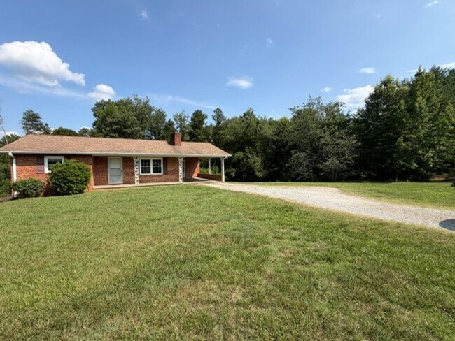 Building Photo - 3399 NC-16
