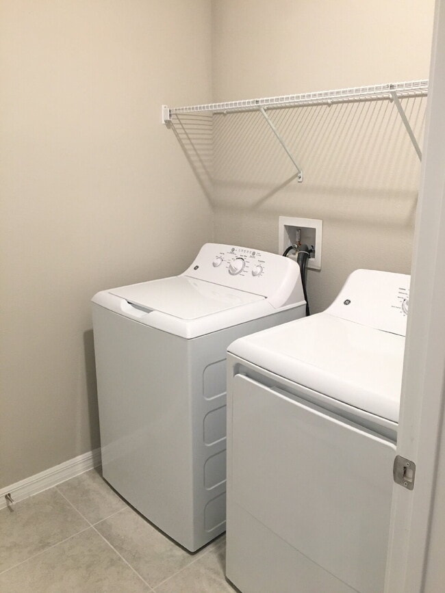 Building Photo - 8069 Rolling Shell Trail