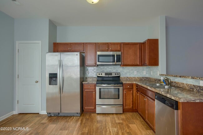 Building Photo - 113 Beacon Woods Dr