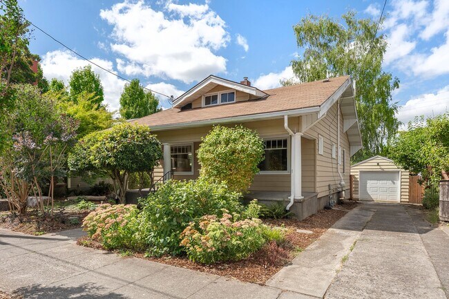 Building Photo - 2355 SE 44th Ave