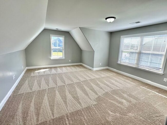 Building Photo - OPEN HOUSE! Now Leasing A Spacious 4 Bedro...