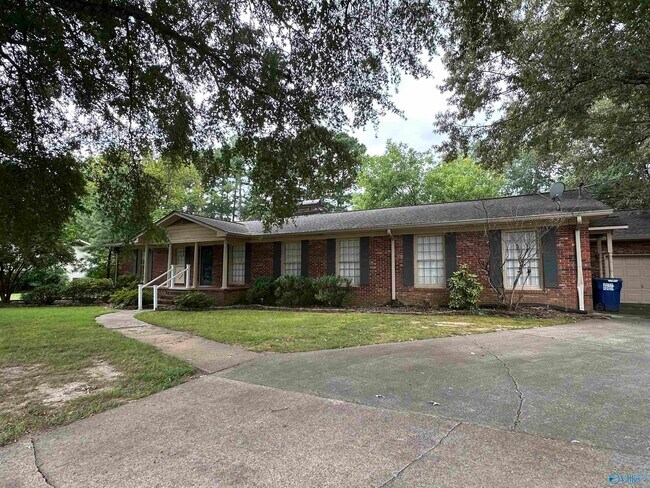 Building Photo - 4010 Medford Dr SE