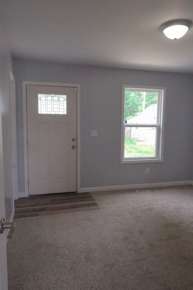 Building Photo - Almost New Home in Crystal City MO for Lease!