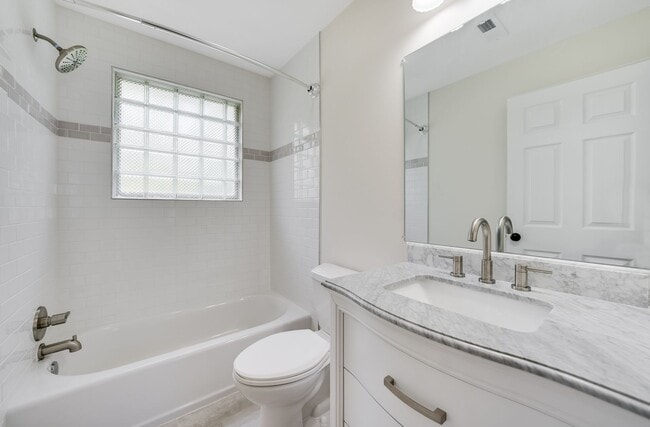 Building Photo - Applications Pending: FIRST MONTH FREE! Beautiful 3bd/2.5ba Two-Story Home Built in 2021 Just 2 M...