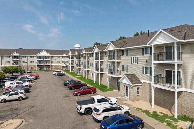 Building Photo - Eagle Pointe (2550 Voyageur)