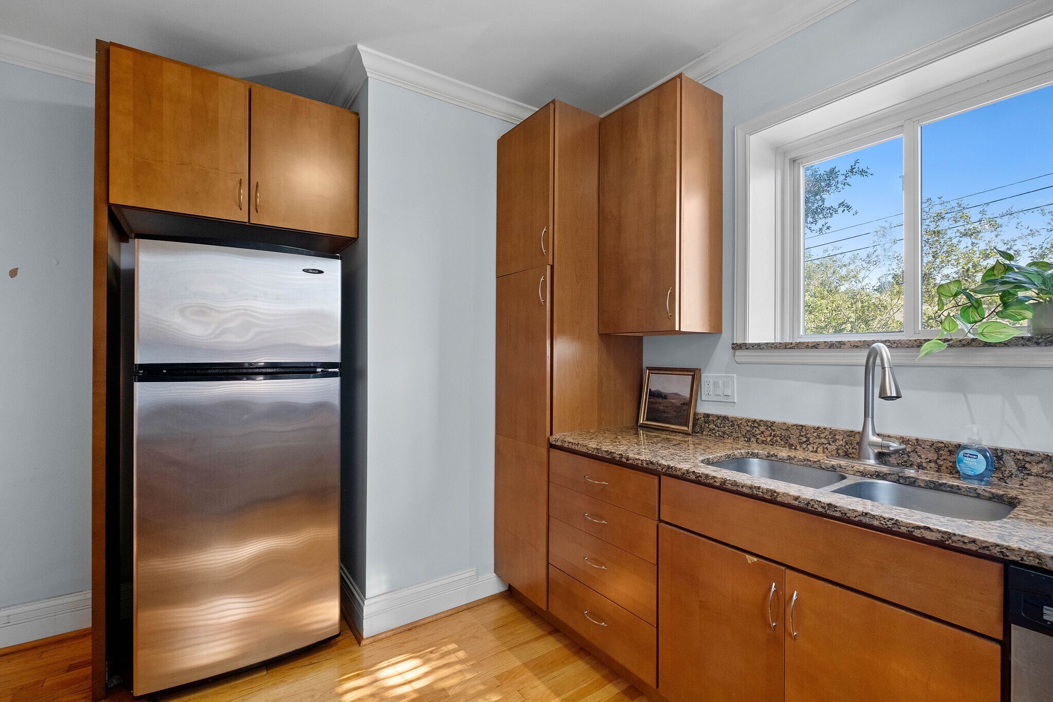 Building Photo - 7055 Dartmouth Ave