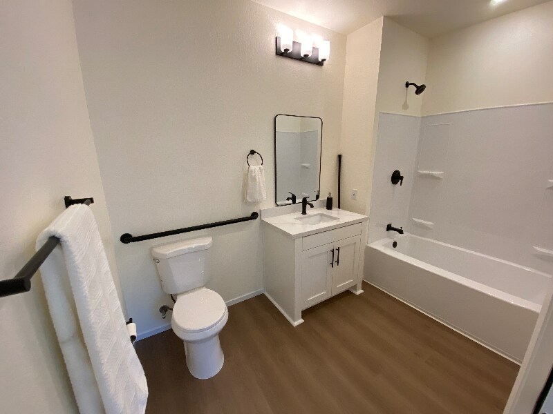 Building Photo - 3042-3044 J St