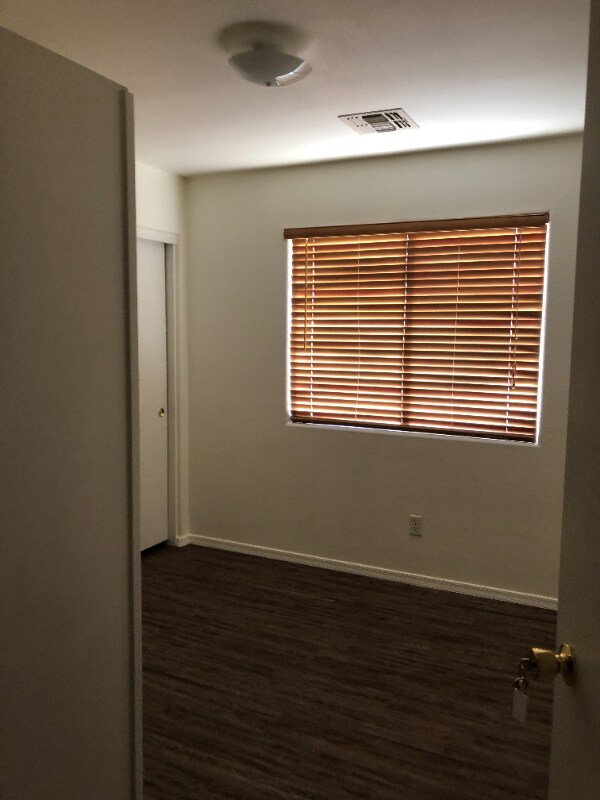 Building Photo - 8211 W Behrend Dr
