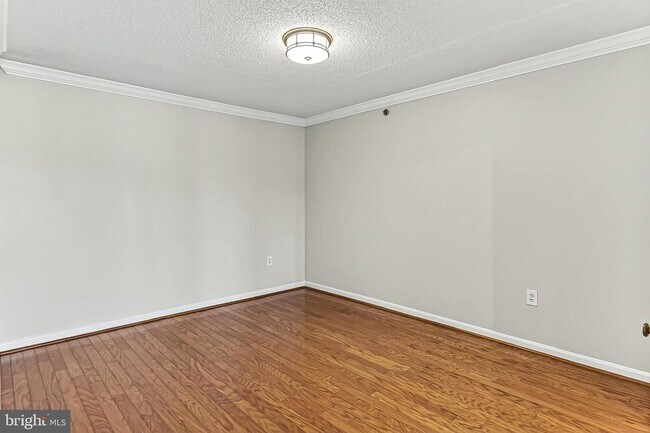 Building Photo - 2151 Jamieson Ave