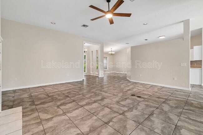 Building Photo - 95 Woodside Dr