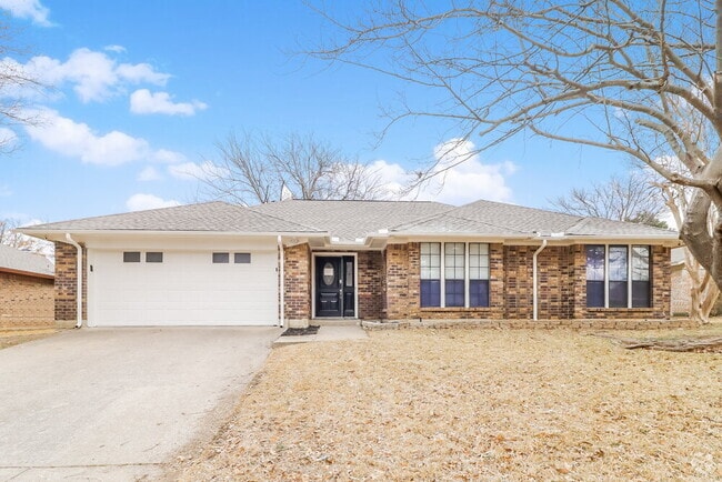 Building Photo - 5105 Fairmount Dr