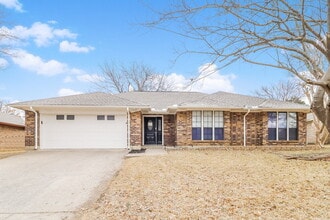 Building Photo - 5105 Fairmount Dr