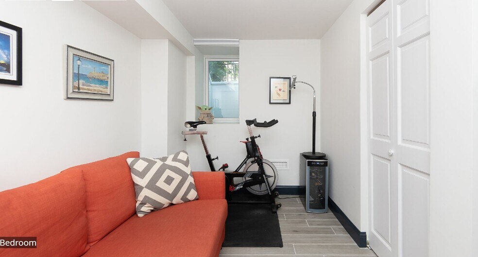 Second bedroom which can also be used for a home office or gym - 8 Alveston St