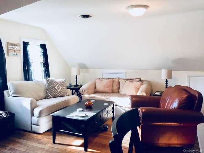 Building Photo - 7 Harbor View Rd