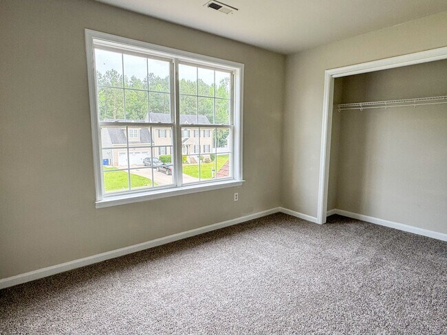 Building Photo - 14436 Sulphur Springs Terrace