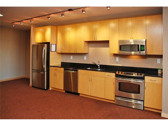 Building Photo - 401 N 2nd St