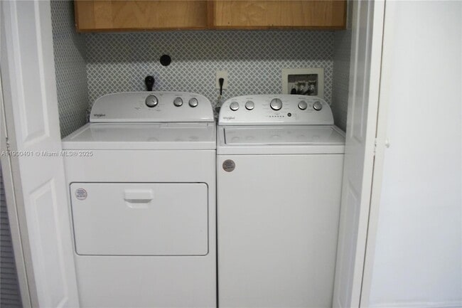 Building Photo - 9307 NW 121st St