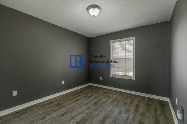 Building Photo - 3 Bed/2 Bath Home in Pearl
