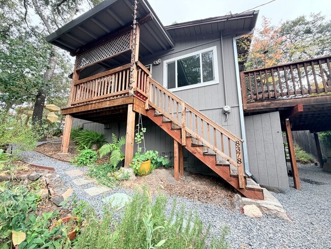Building Photo - Serene 1-Bedroom Home with Privacy & Nature Views