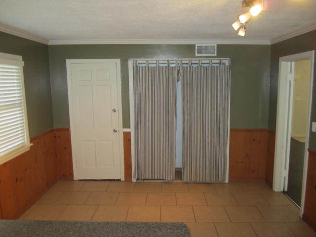 Building Photo - 4036 NW 30th Ter