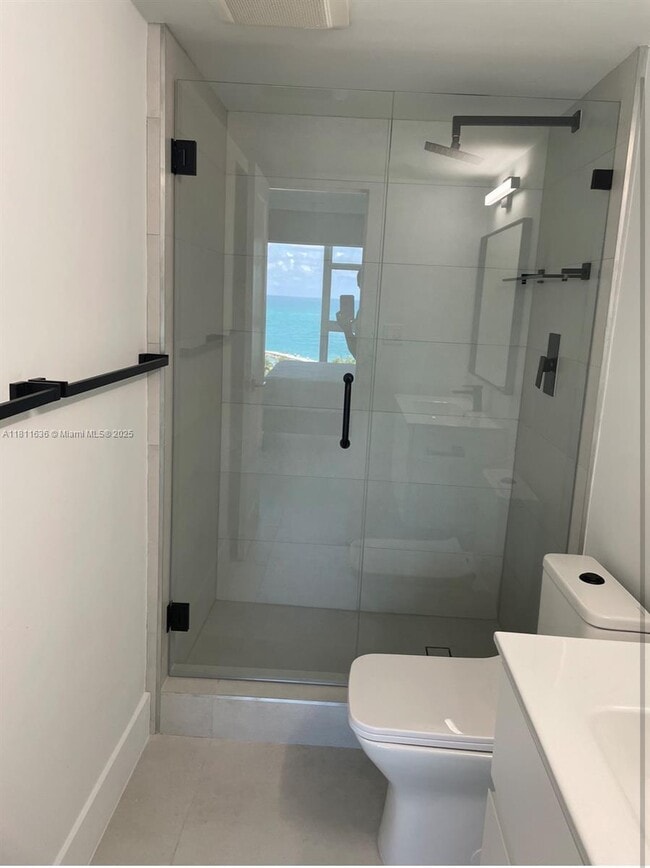 Building Photo - 10275 Collins Ave