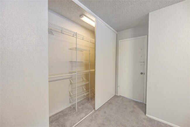 Building Photo - 23419 Summer Pine Dr